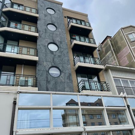 Appt Pablo Met Prive-Garage, Vlakbij Zee, In Koksijde-Badアパートメント エクステリア 写真
