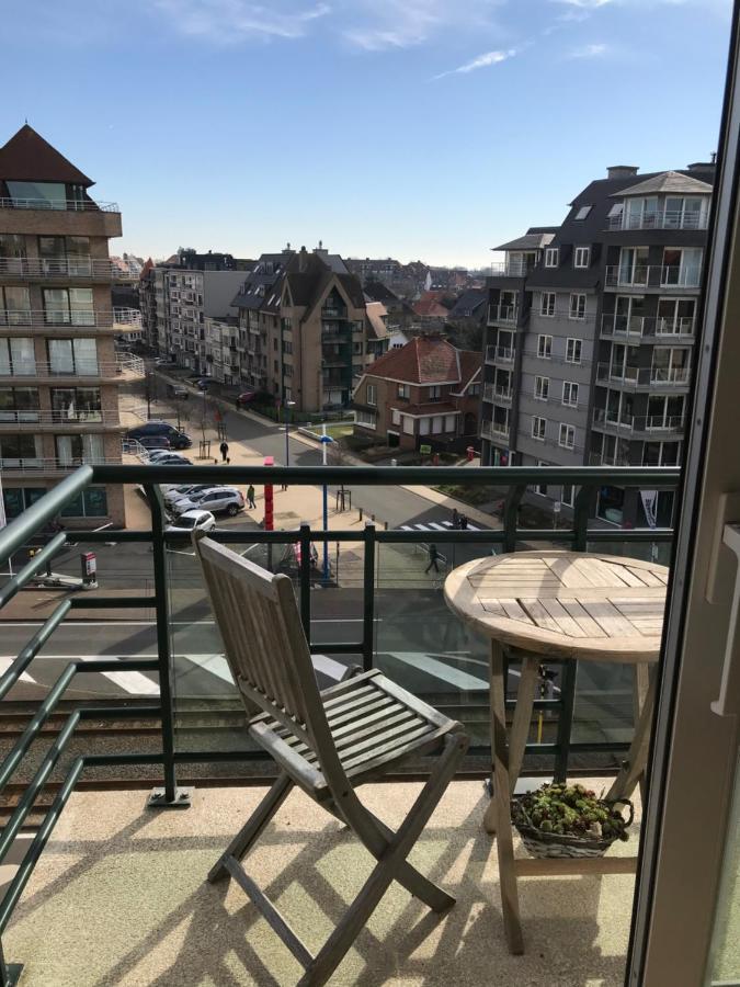 Appt Pablo Met Prive-Garage, Vlakbij Zee, In Koksijde-Badアパートメント エクステリア 写真