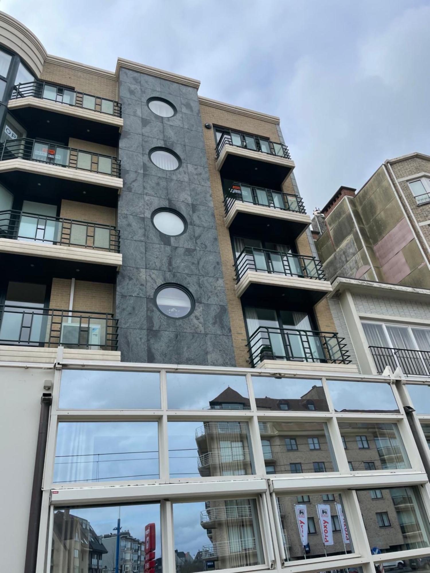 Appt Pablo Met Prive-Garage, Vlakbij Zee, In Koksijde-Badアパートメント エクステリア 写真