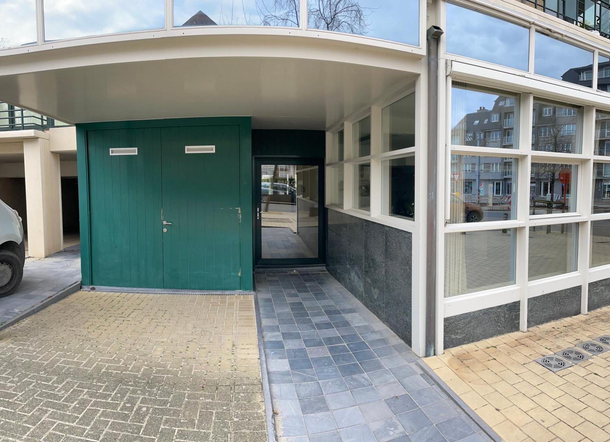 Appt Pablo Met Prive-Garage, Vlakbij Zee, In Koksijde-Badアパートメント エクステリア 写真